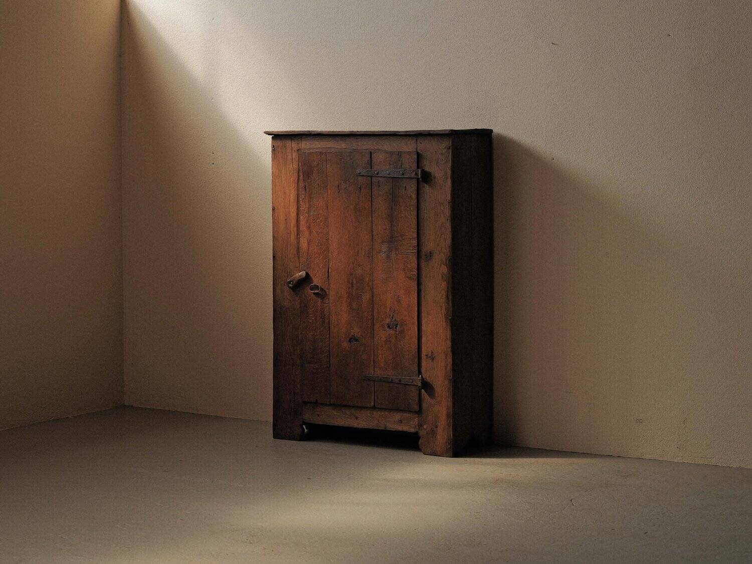 Oak furniture, folk art, Cévennes, 19th century