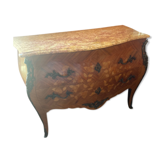 Commode en marqueterie style Louis XV