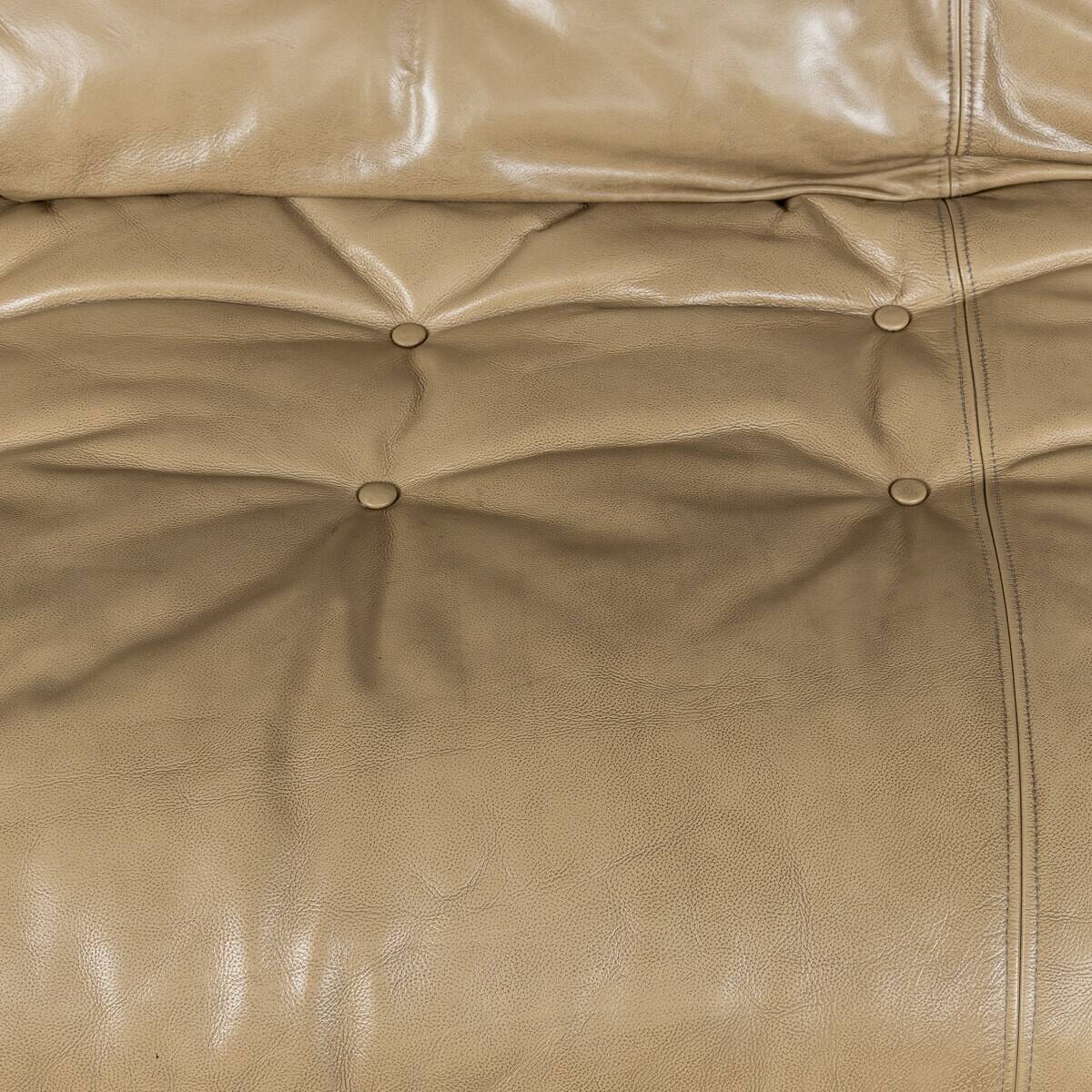 Italian 20thc beige "soriana" leather sofa by tobia scarpa for cassina