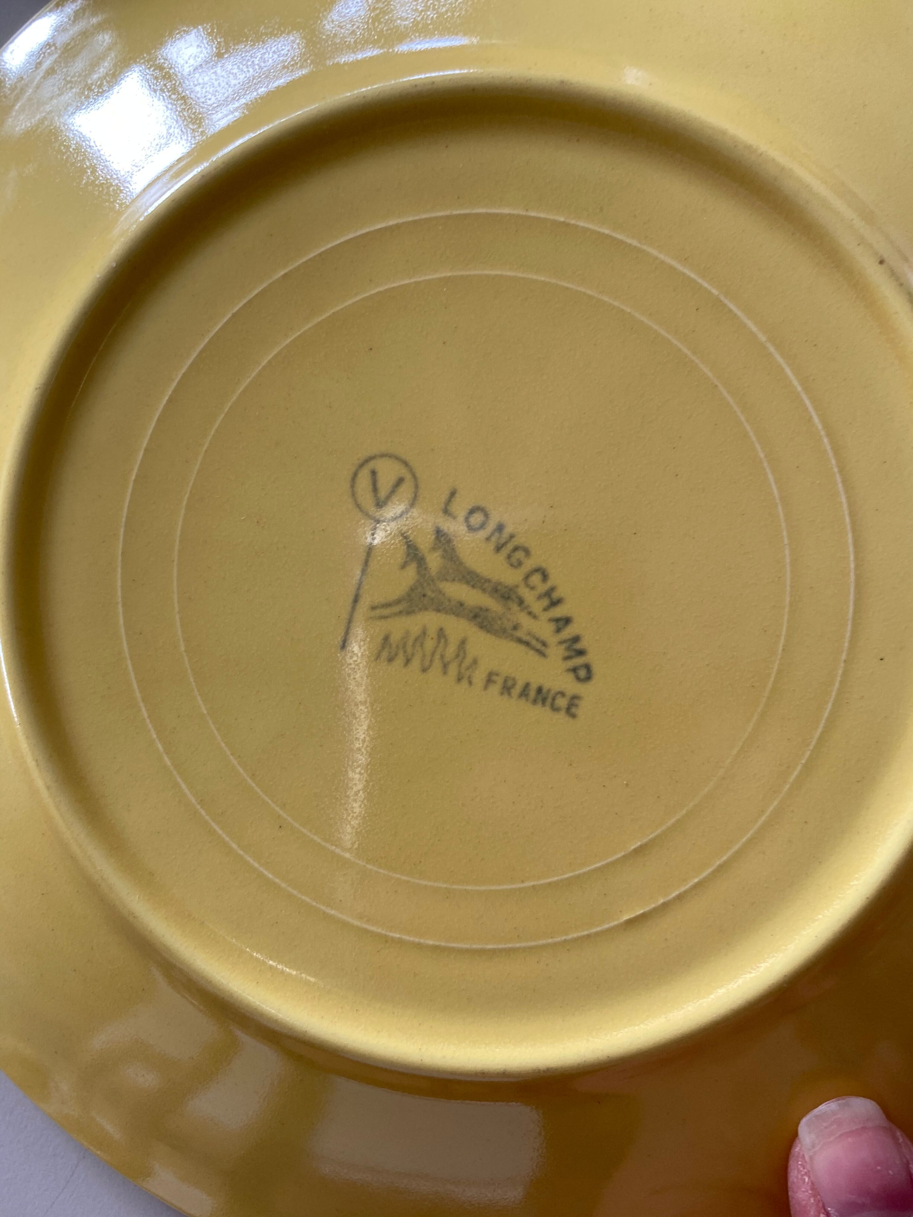 Longchamps dishware service