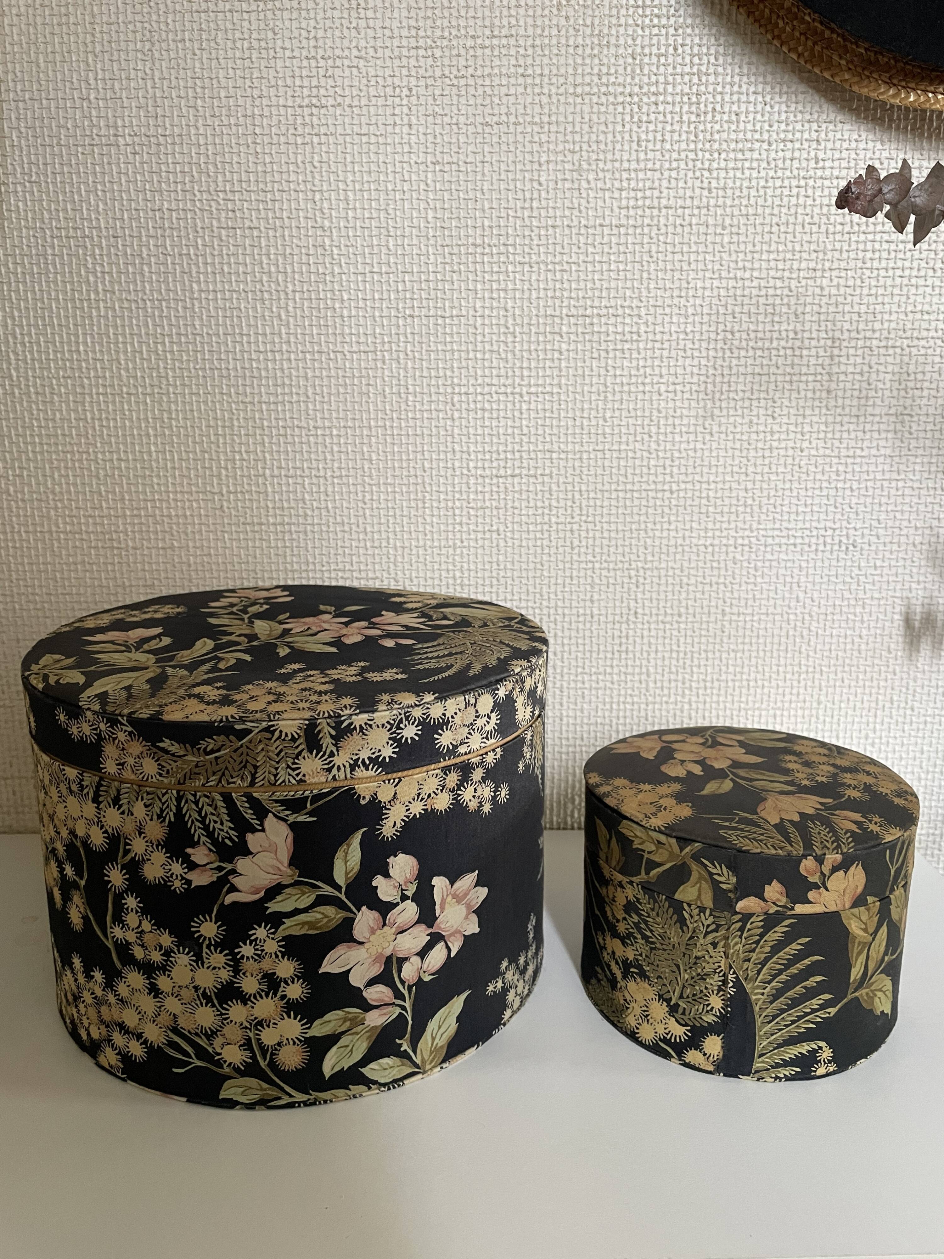 Round cloth boxes