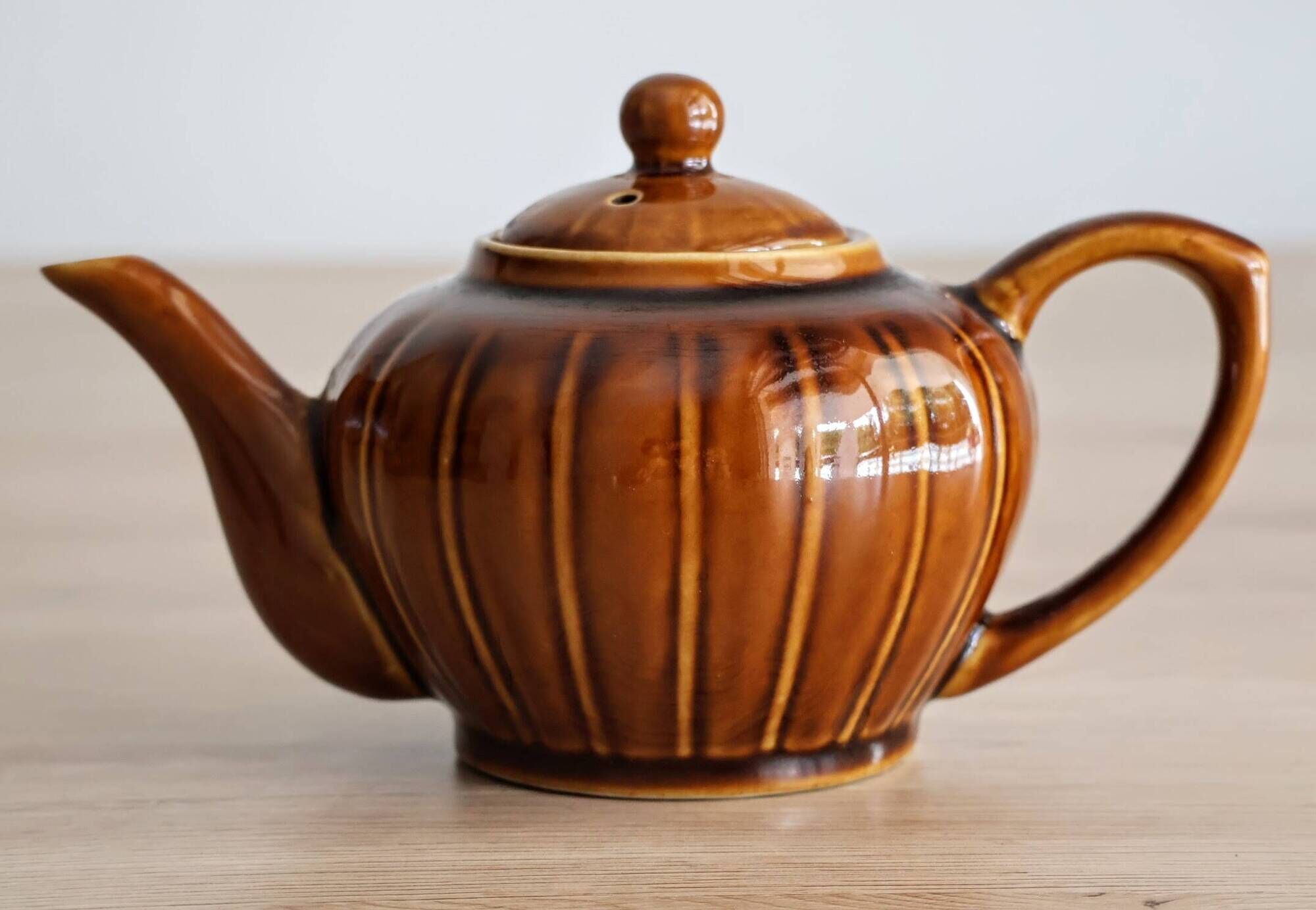 Théière chinoise style citrouille à panneaux marron vintage