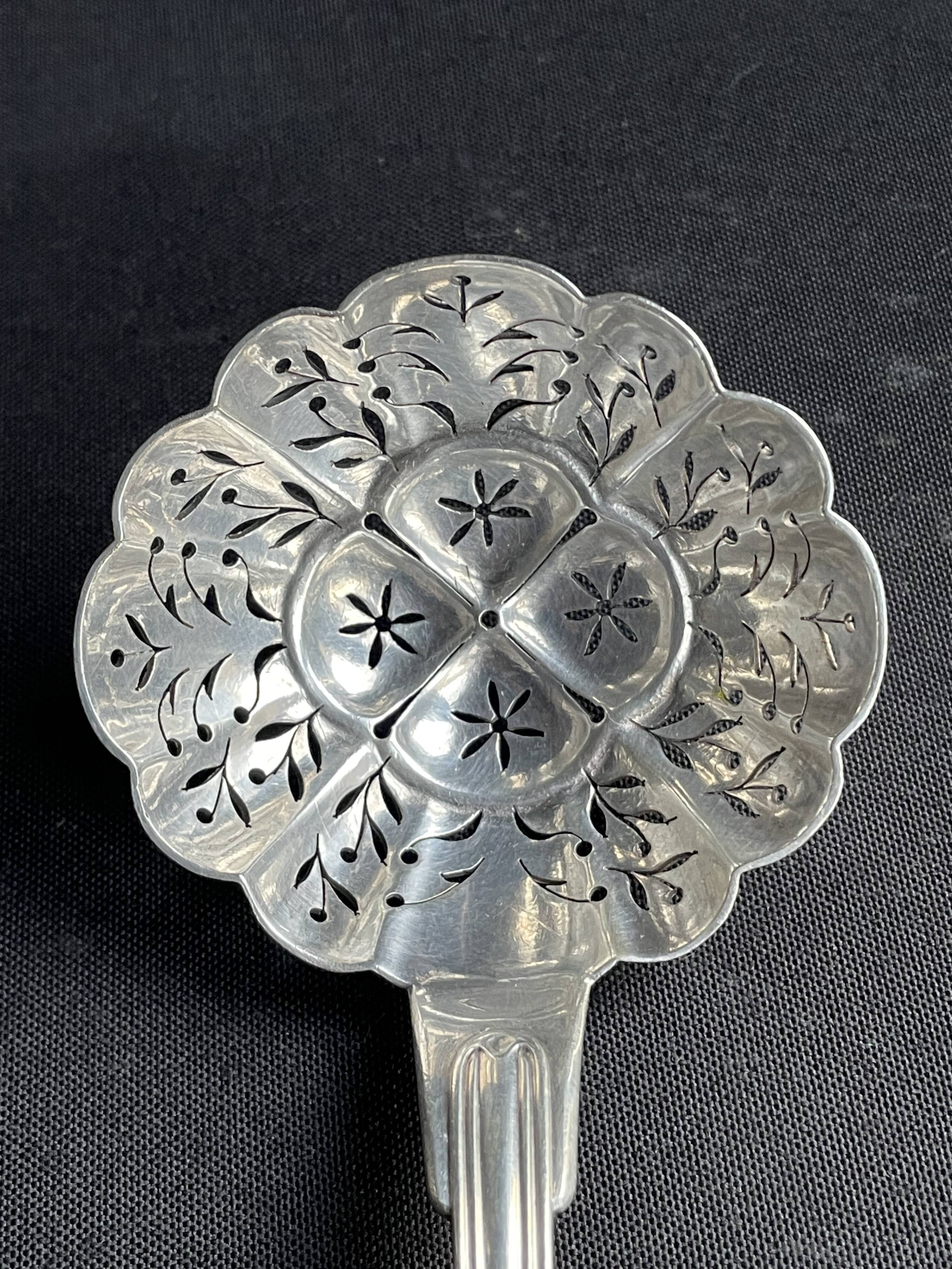 3184 – Christofle Contour net sprinkler