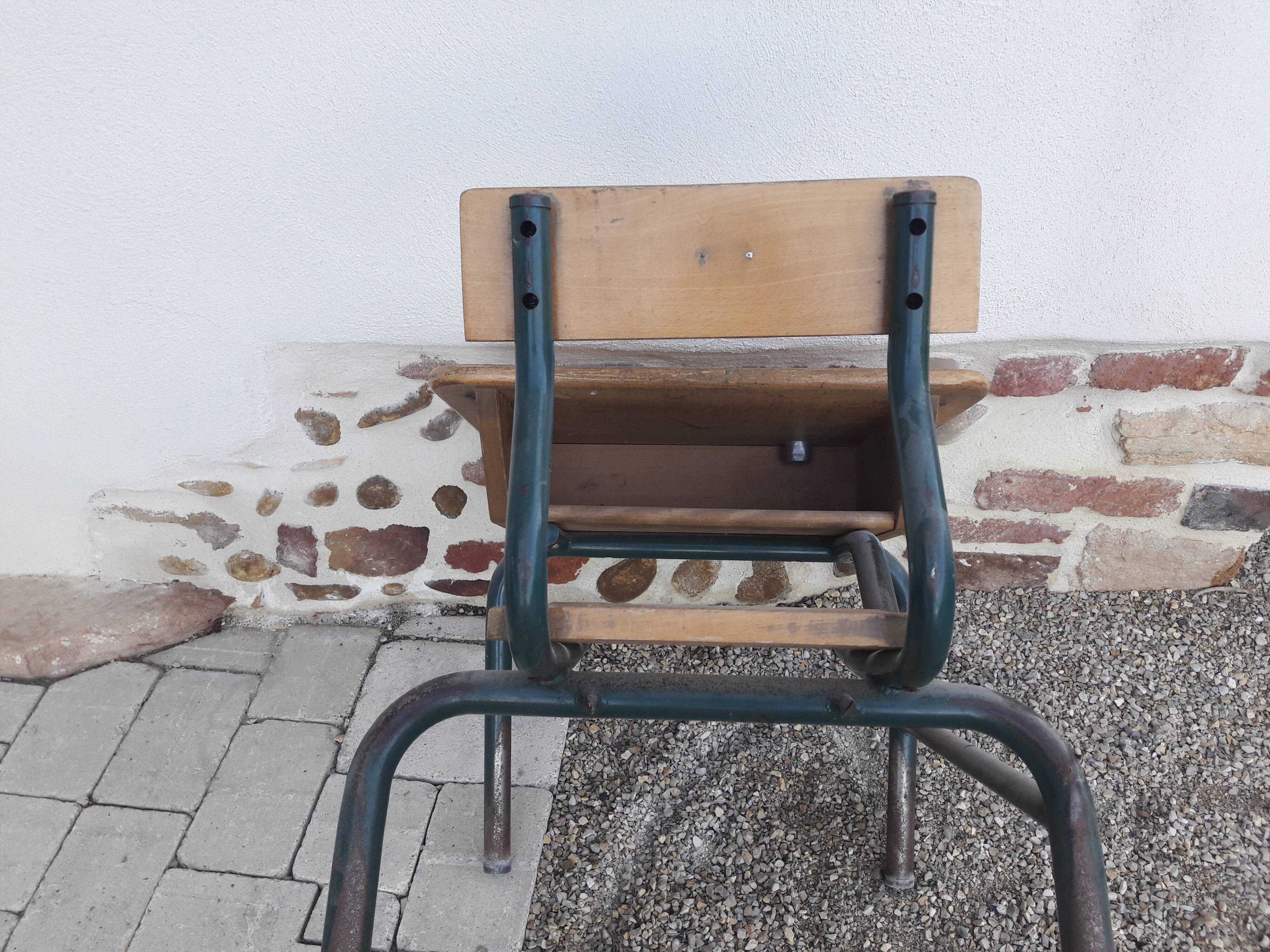 School desk with chair