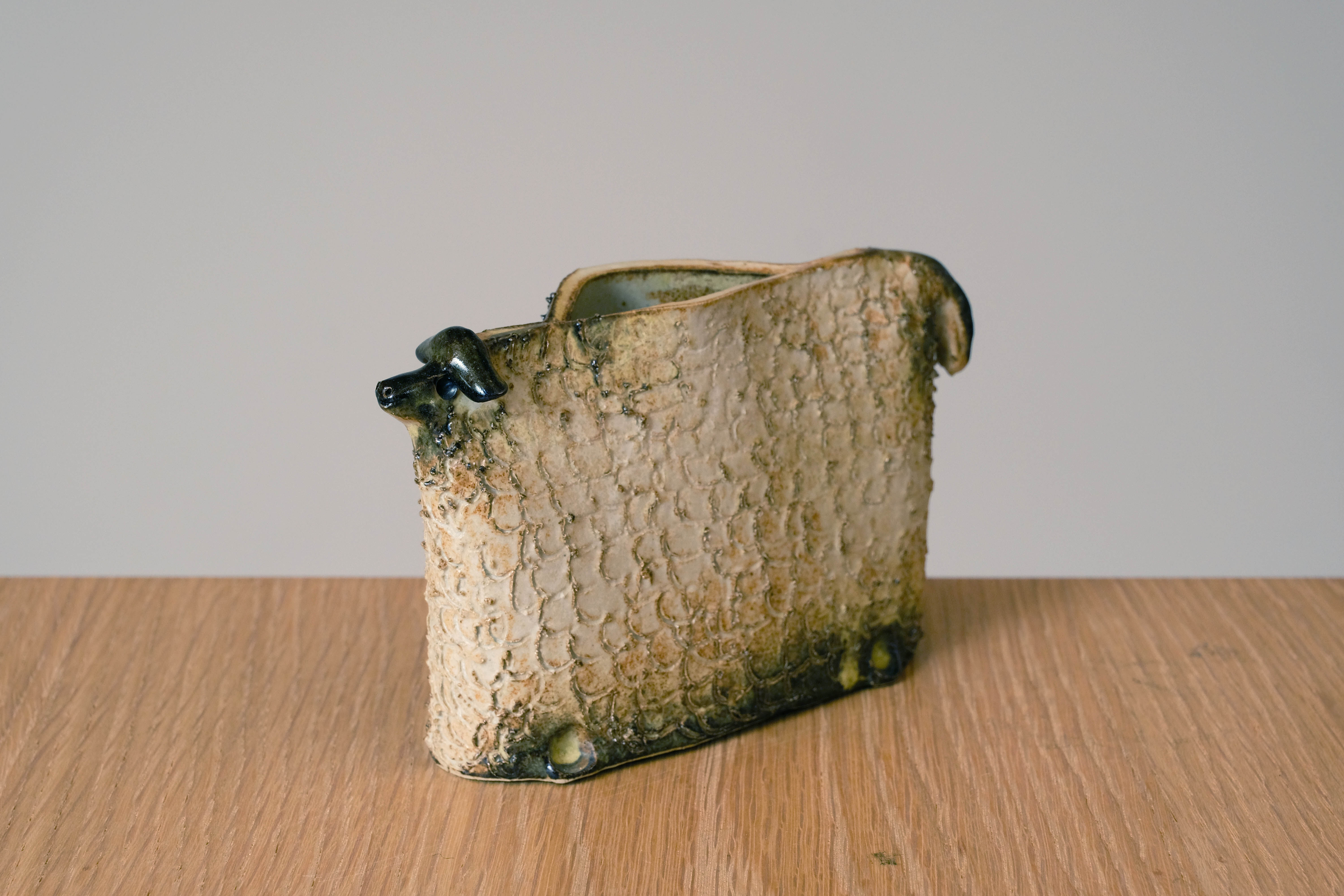 Sheep-shaped vase 1980's