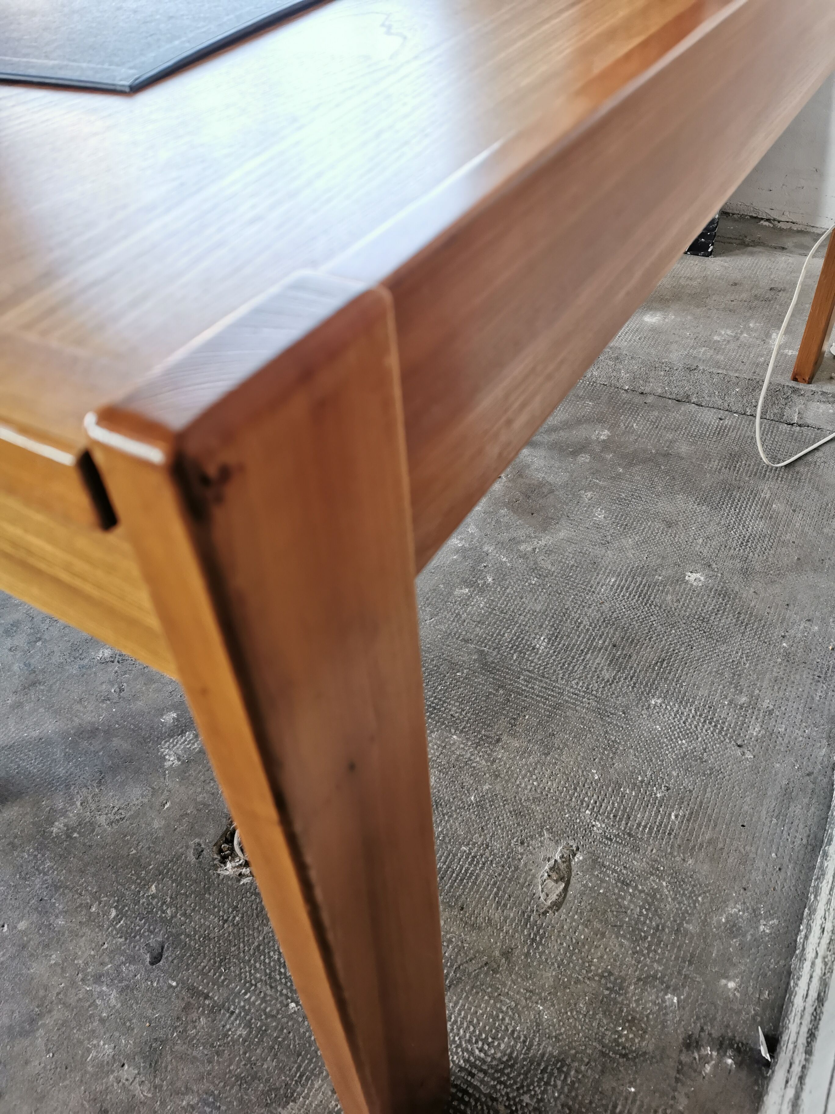 Bureau vintage 1970/1980 en bois blond, simat