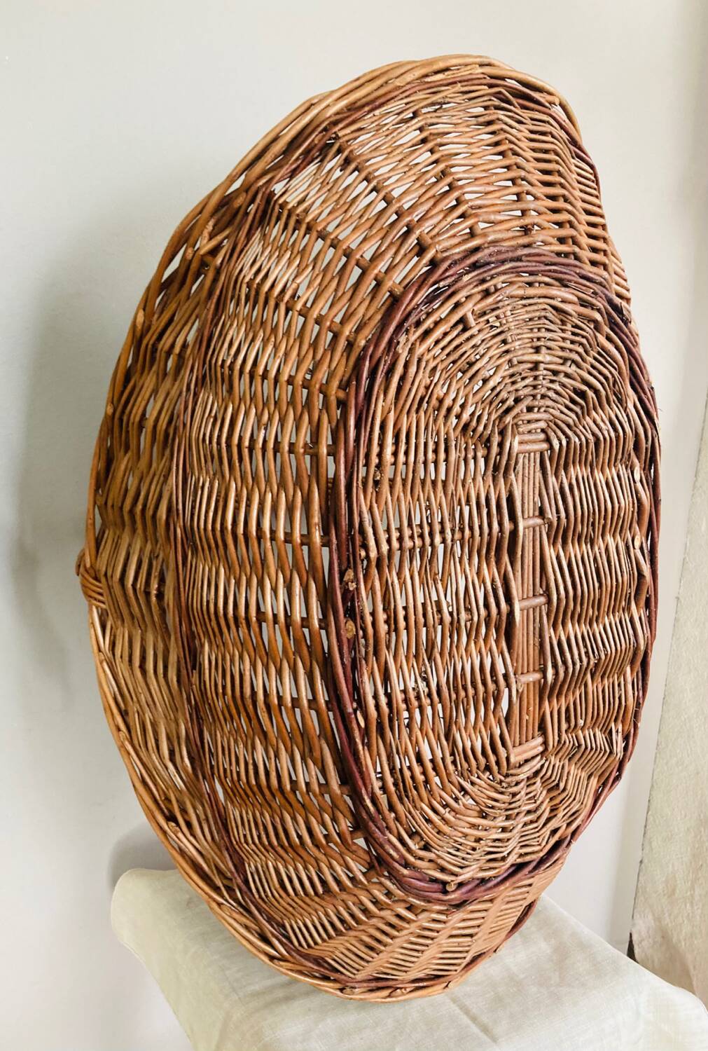 Wicker rattan log basket from the 1970s/80s