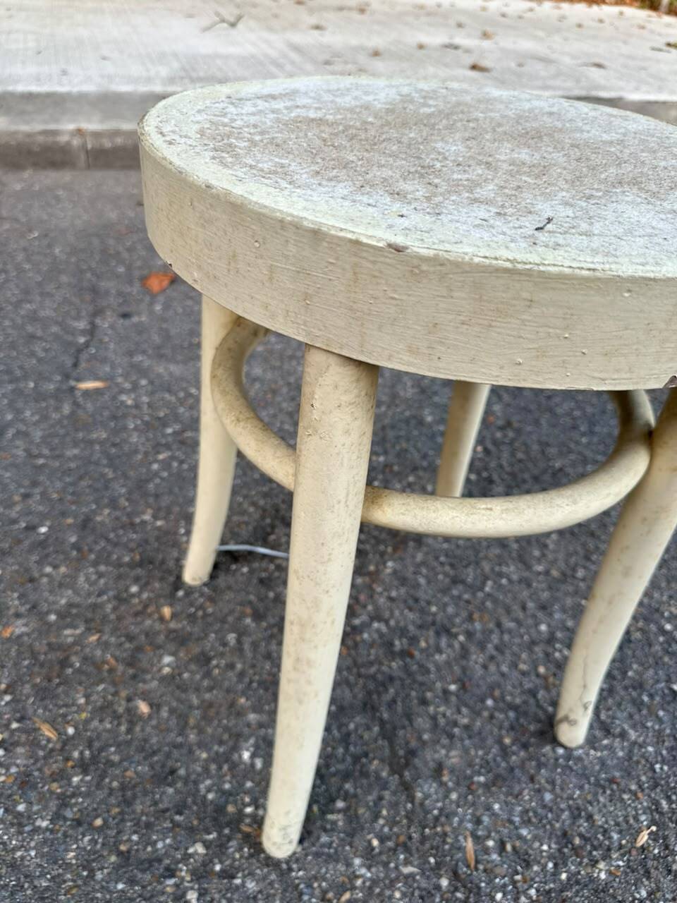 Tabouret rond vintage en bois courbe style bistro