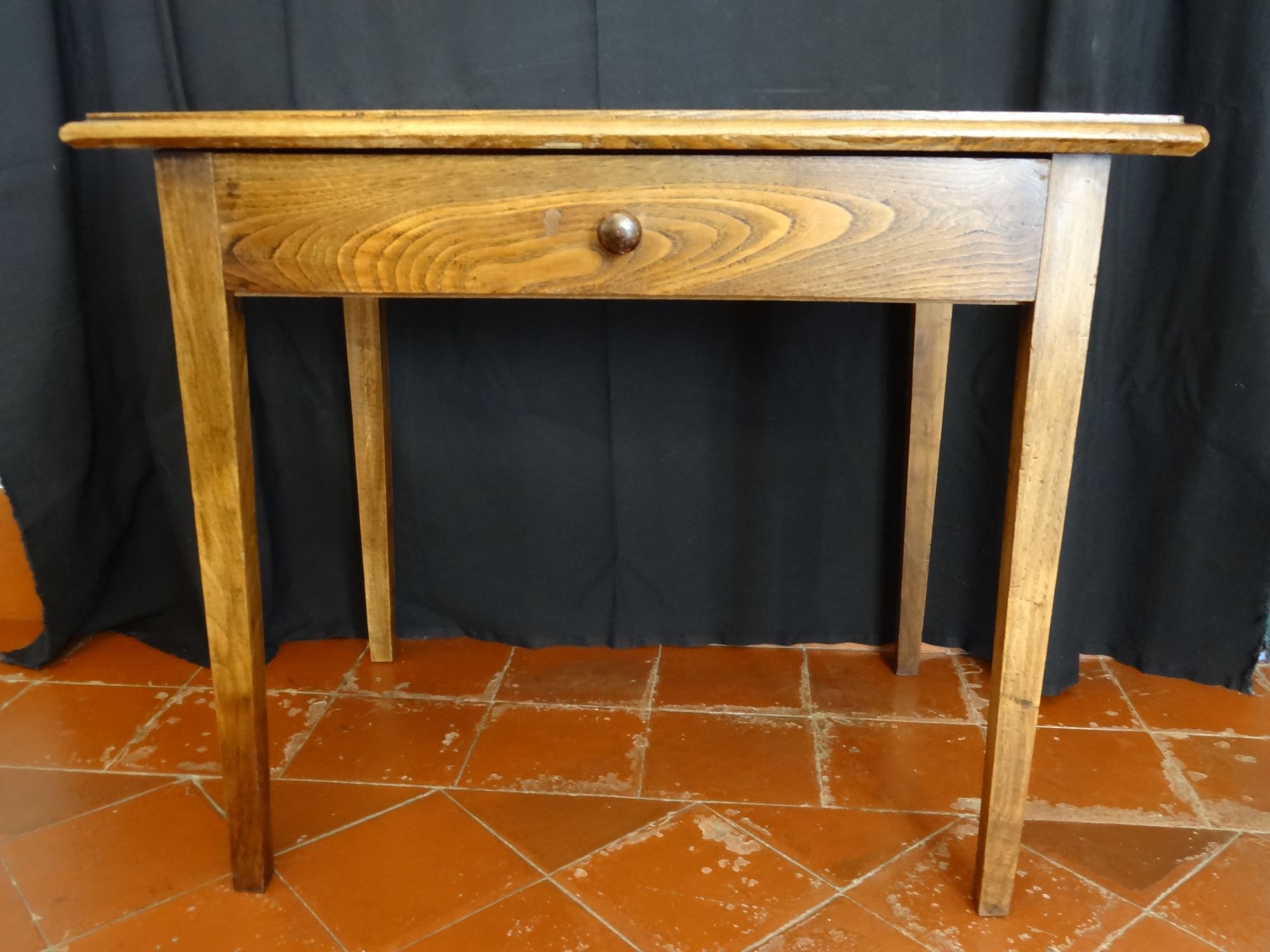 Side table in natural oak wood 85 x 58 cm