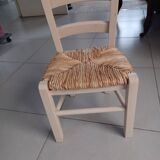 Children's chair in straw and cream patina