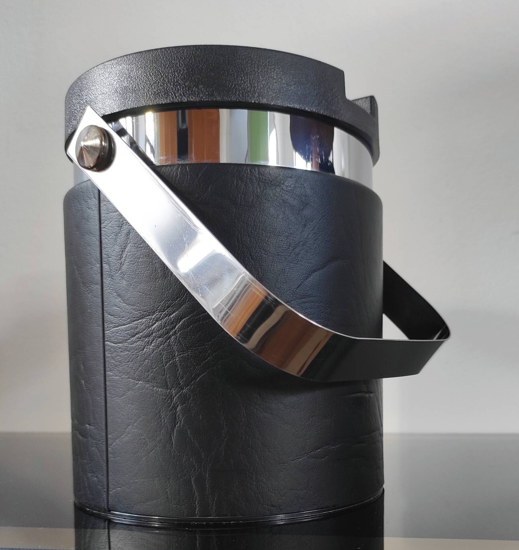 Vintage insulated ice bucket