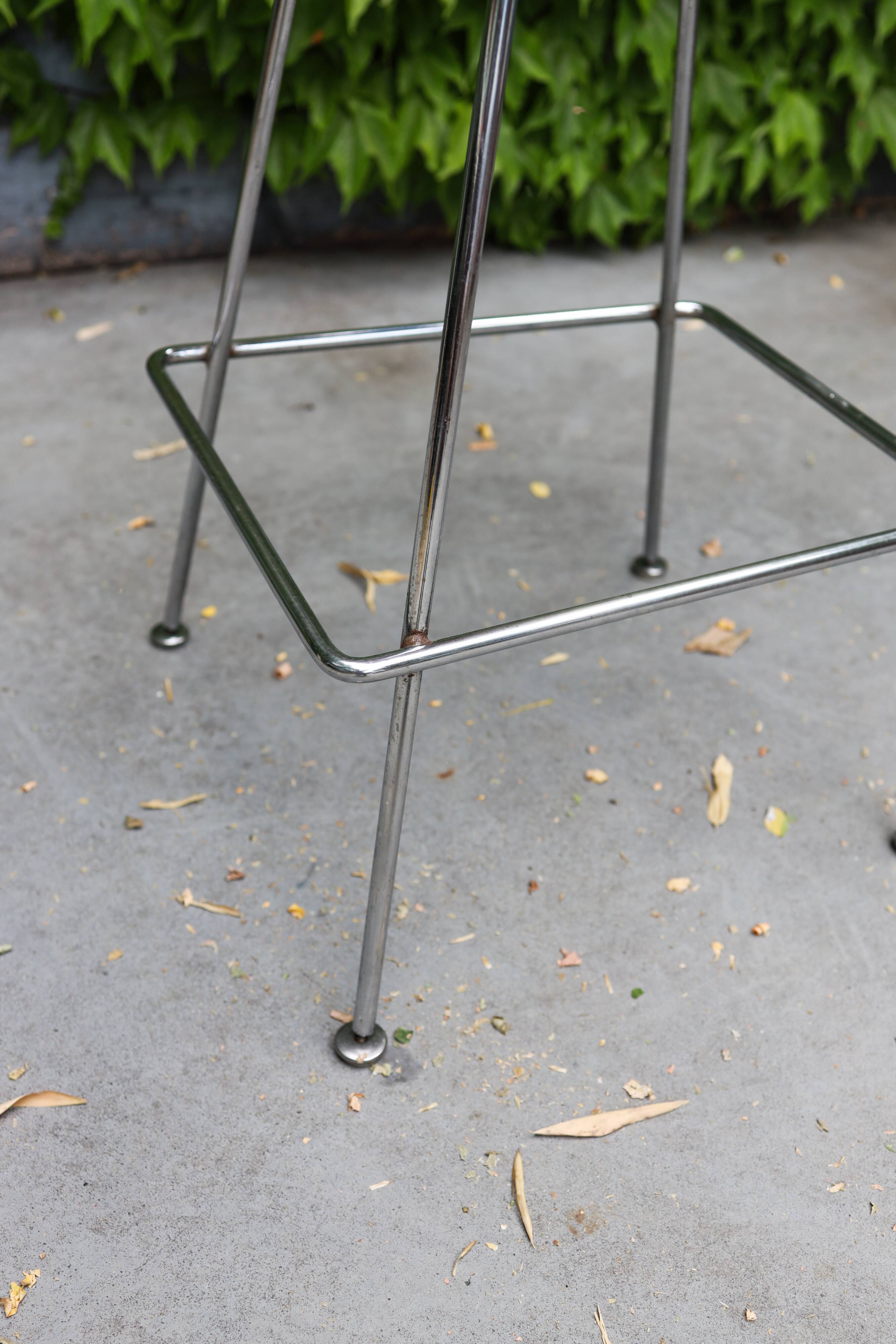 Bar stool by Harry Bertoia