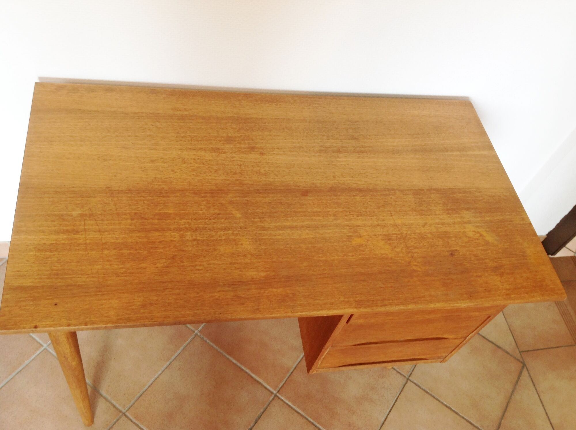 Scandinavian-style verni chene desk / vintage 60s