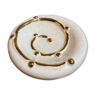Empty pocket in Longwy earthenware