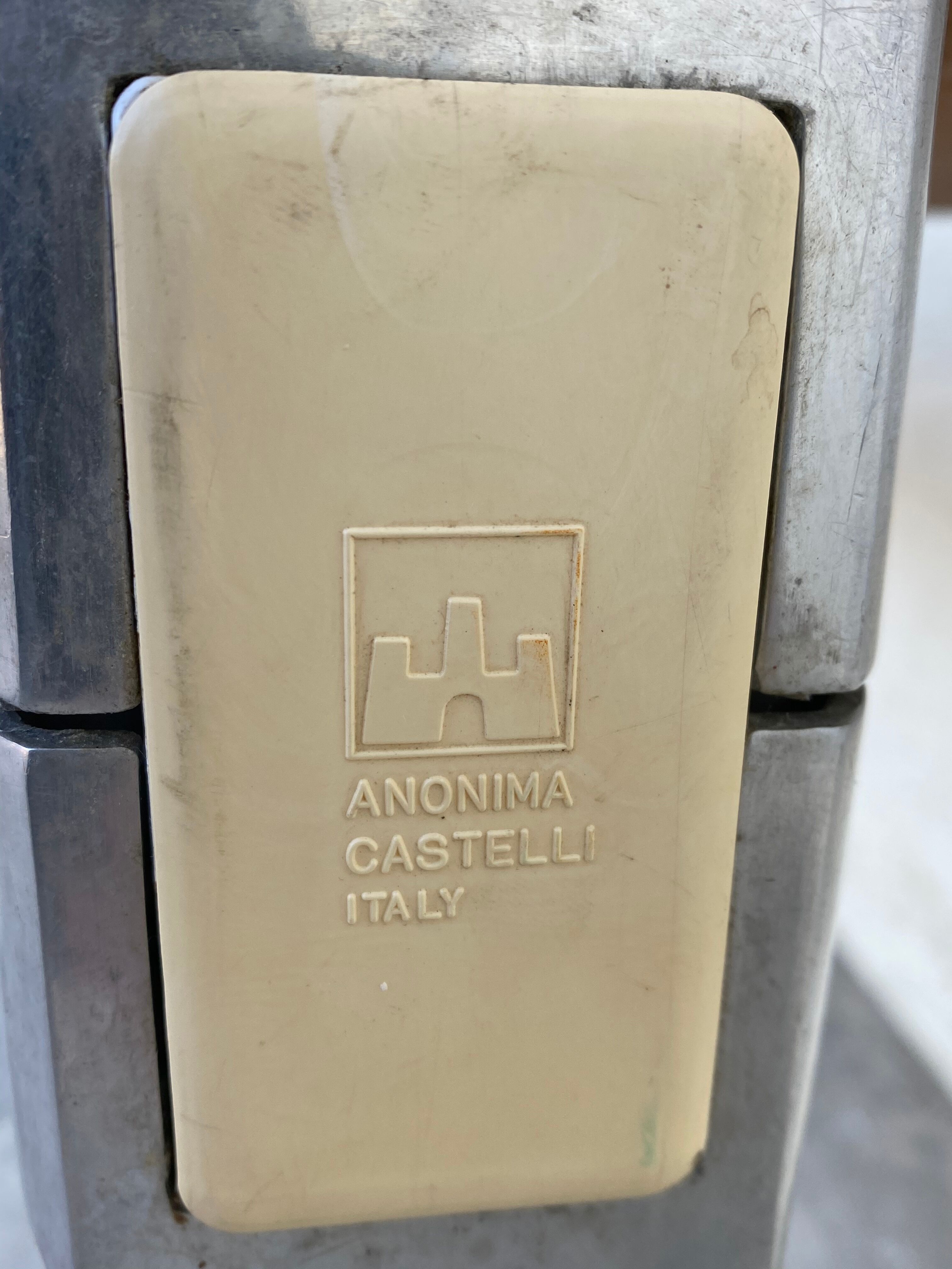 Castelli bench by Giancarlo Piretti