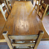 Table with 6 chairs in chene massif