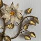 Grande applique fleurs et feuillage en métal doré années 50-60