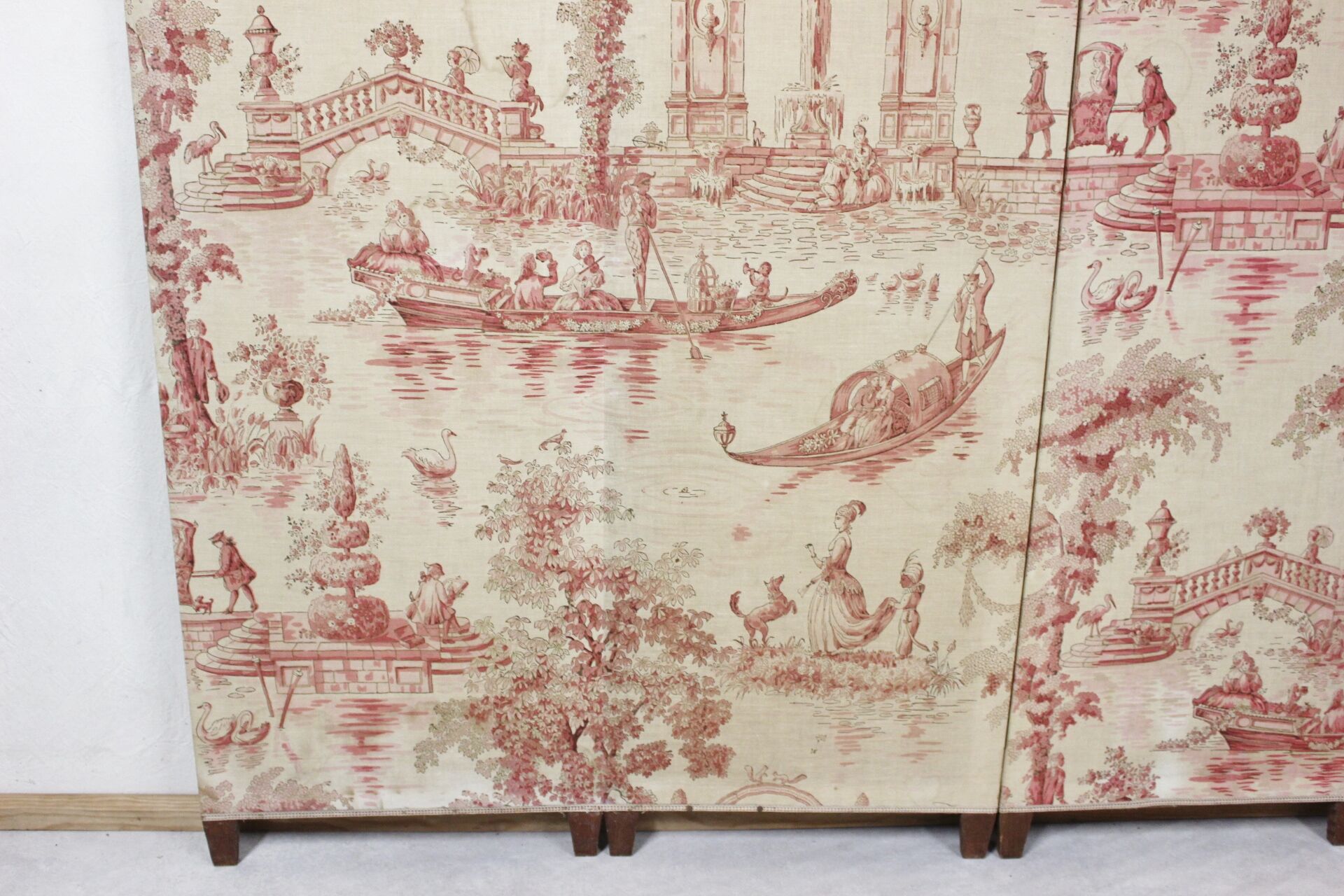 Screen four prentals of jouy canvas