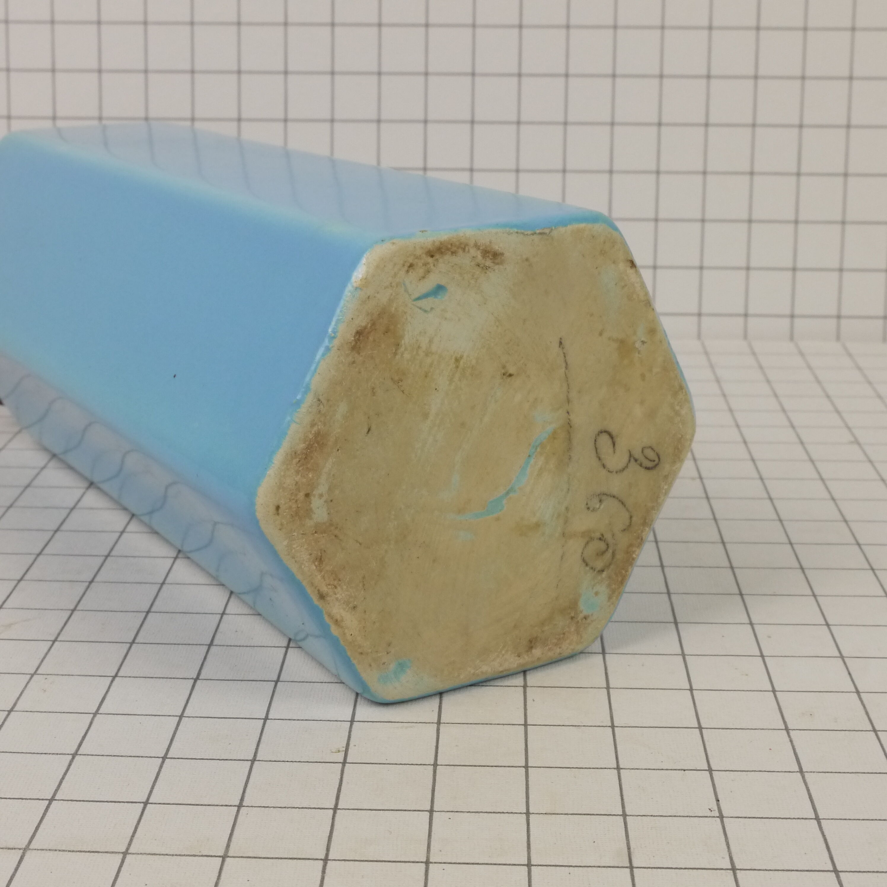 Bottle bottle in old enamelled sandstone