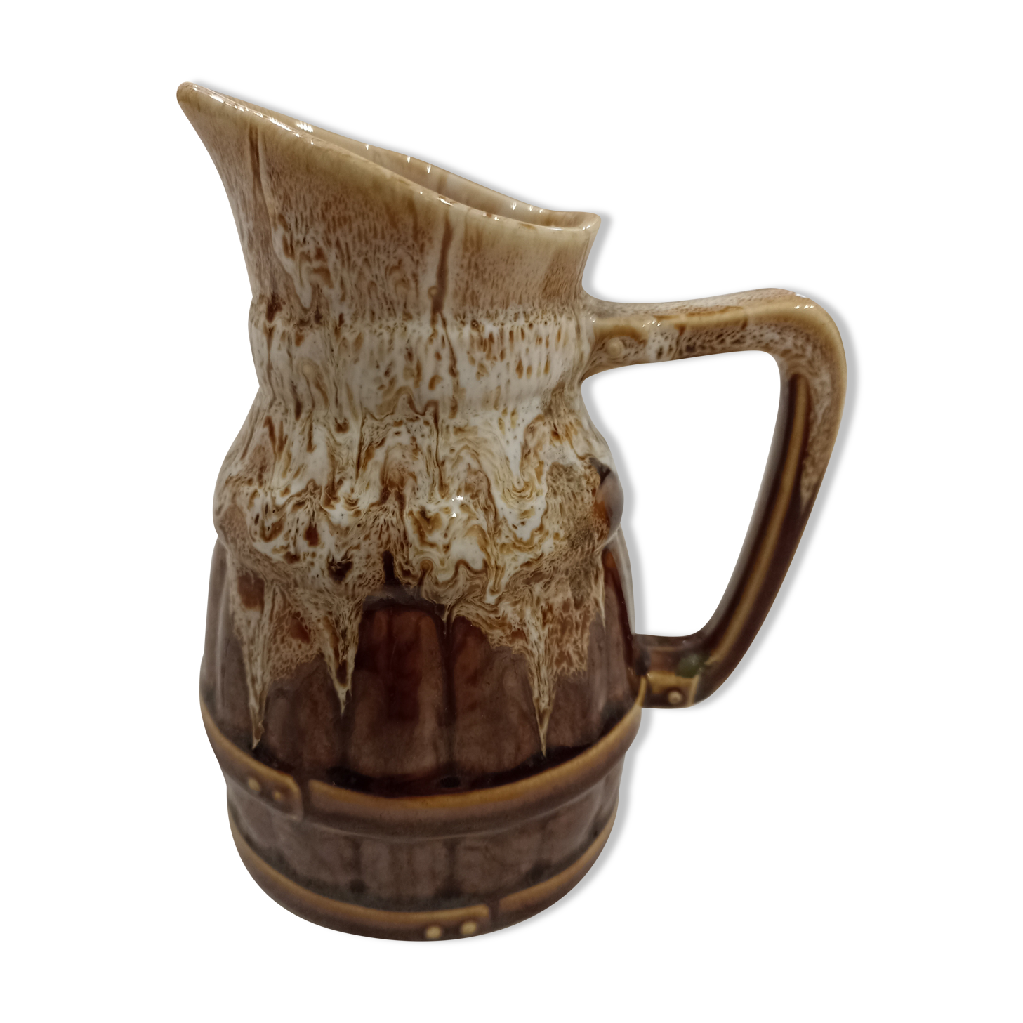 Ceramic pitcher barrel shape