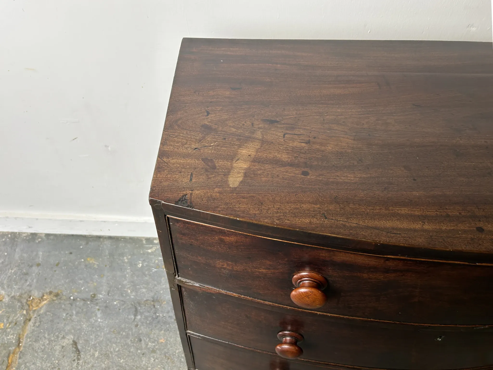Antique Mahogany Bow Front Chest of 3 Drawers Georgian c1800-1830 Splay Fee