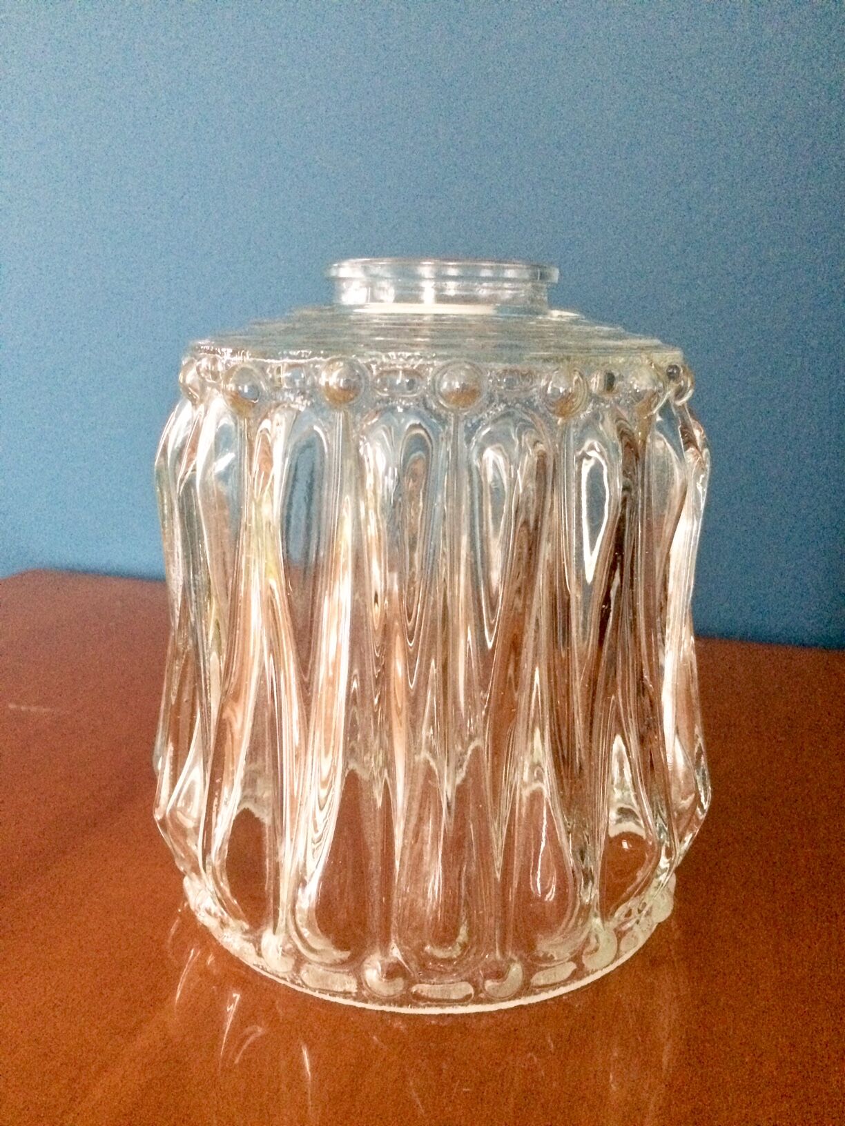 Chiseled glass suspension