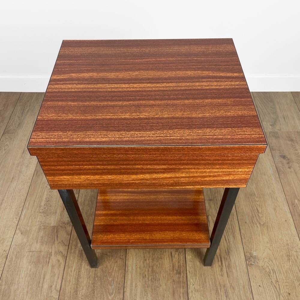 Meuble d'appoint design Formica et métal