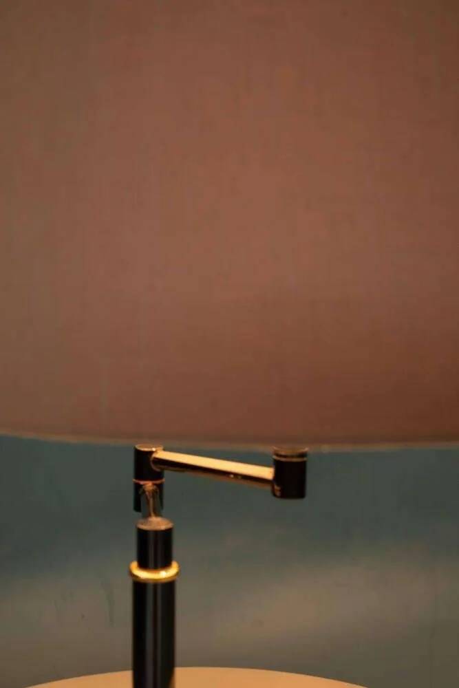 Vintage 70s lamp, Memphis design desk lamp with a ball joint.