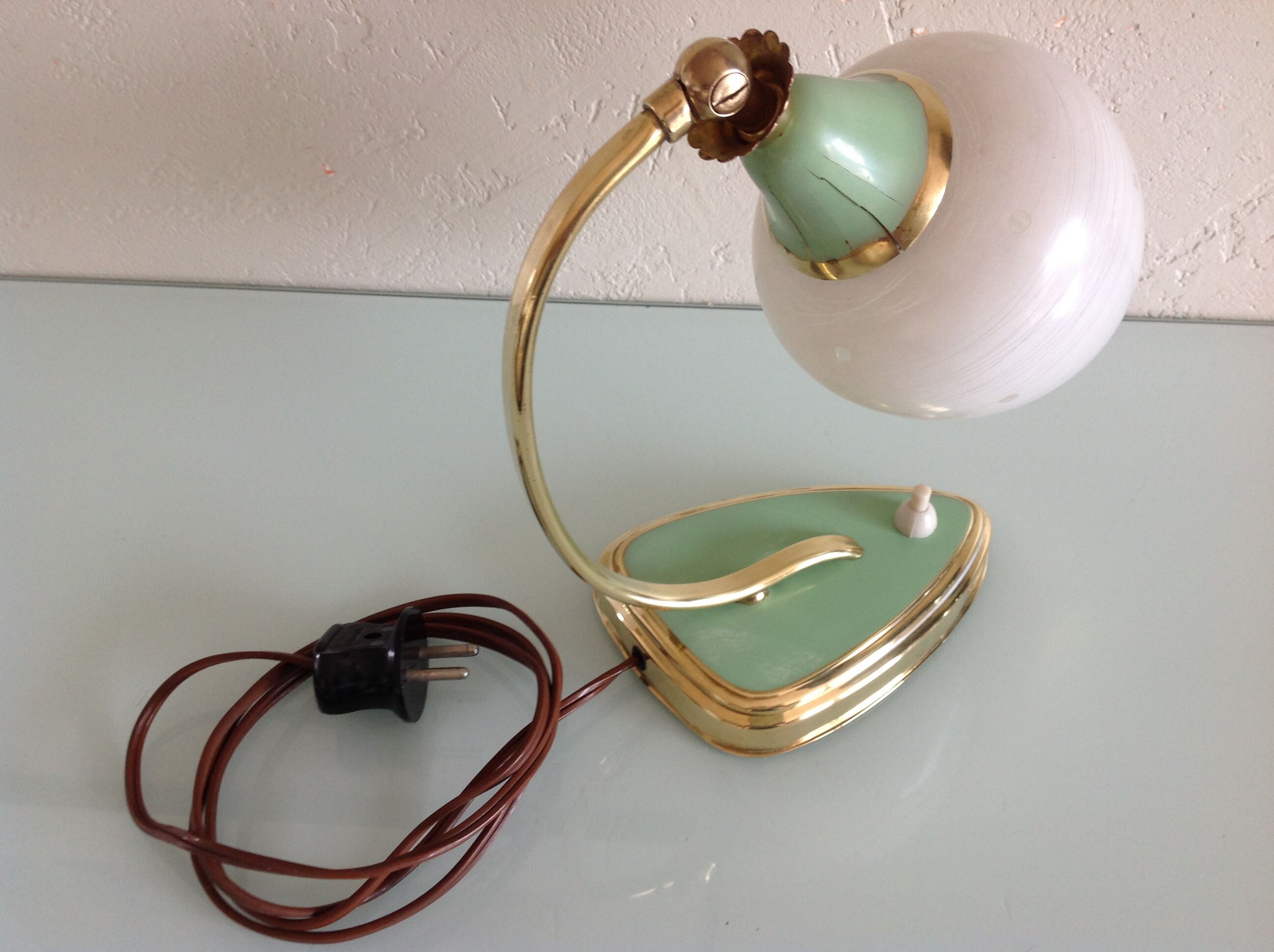 Bedside lamp brass and opaline / vintage 50s-60s