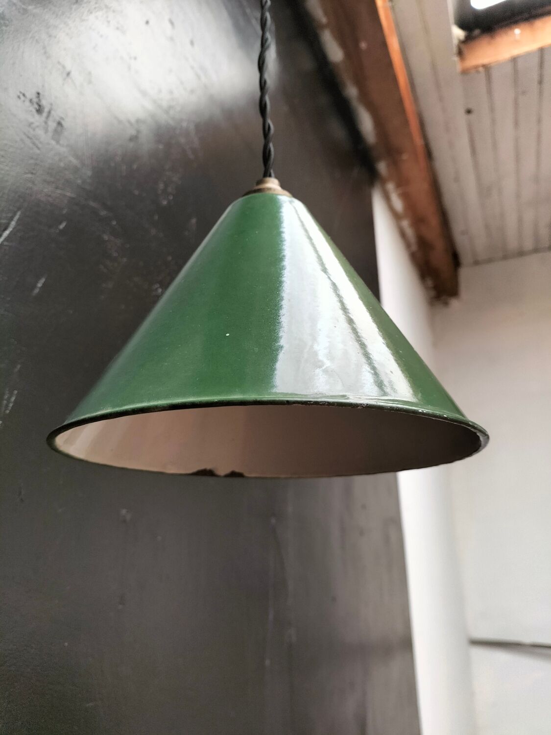 Suspension cone enamelled sheet metal