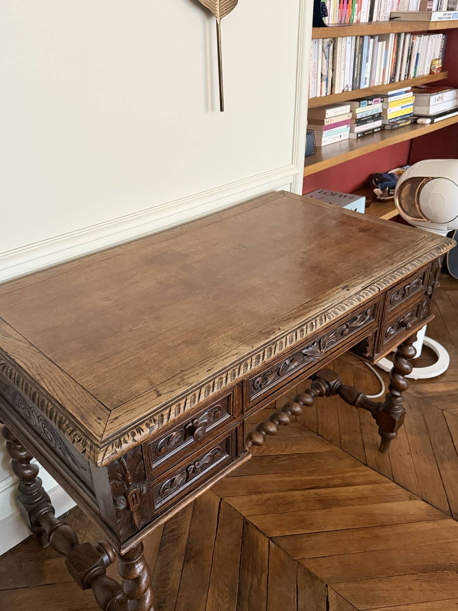 Louis XIII oak writing desk with carved twisted legs, late 19th century.