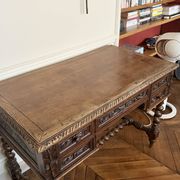 Louis XIII oak writing desk with carved twisted legs, late 19th century.