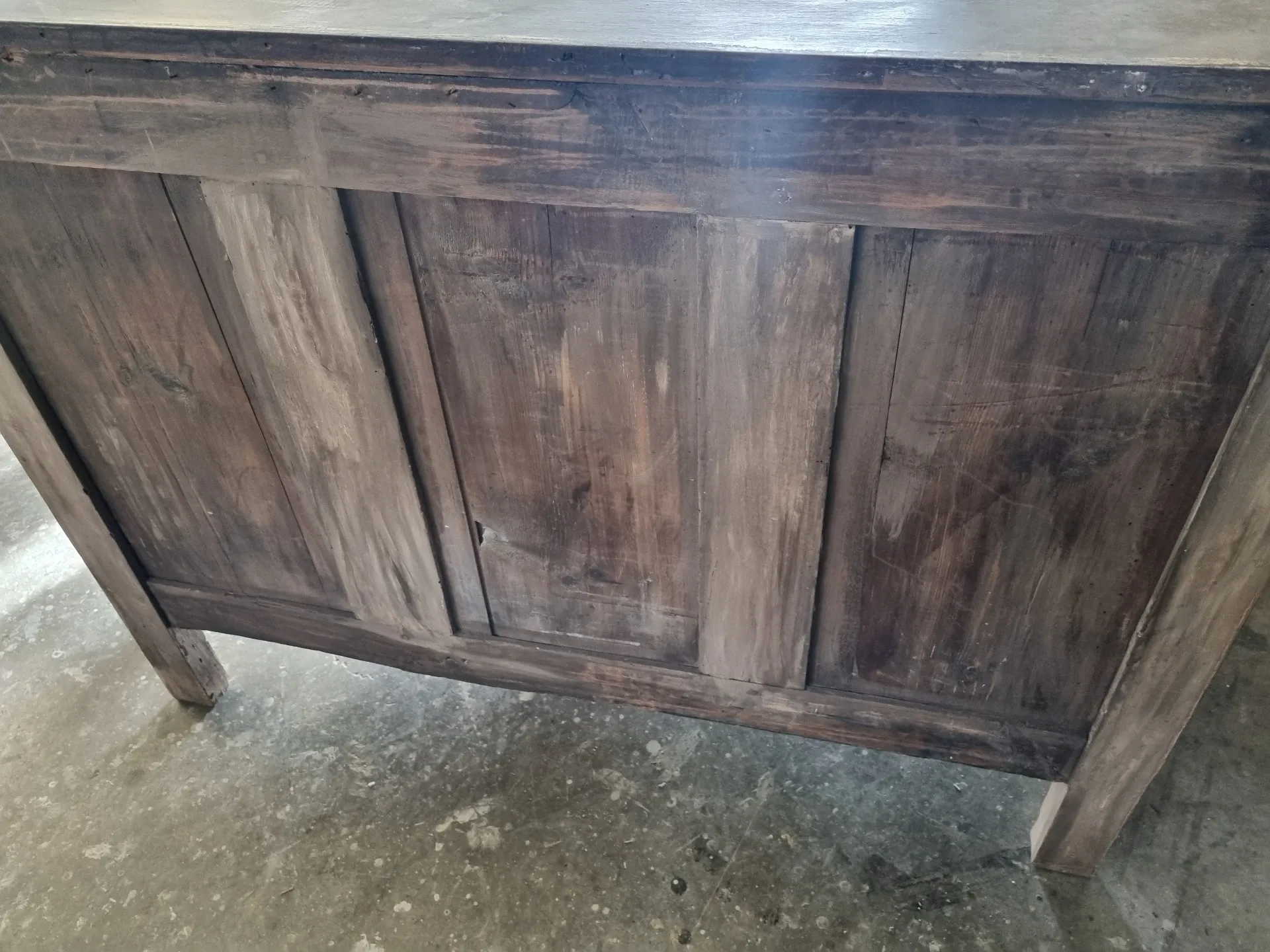 Chest of drawers