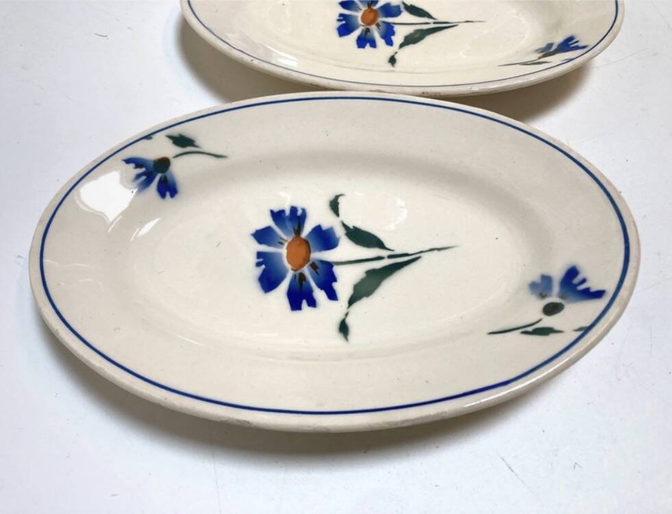 Many oval service dishes Moulin des Loups Hamage