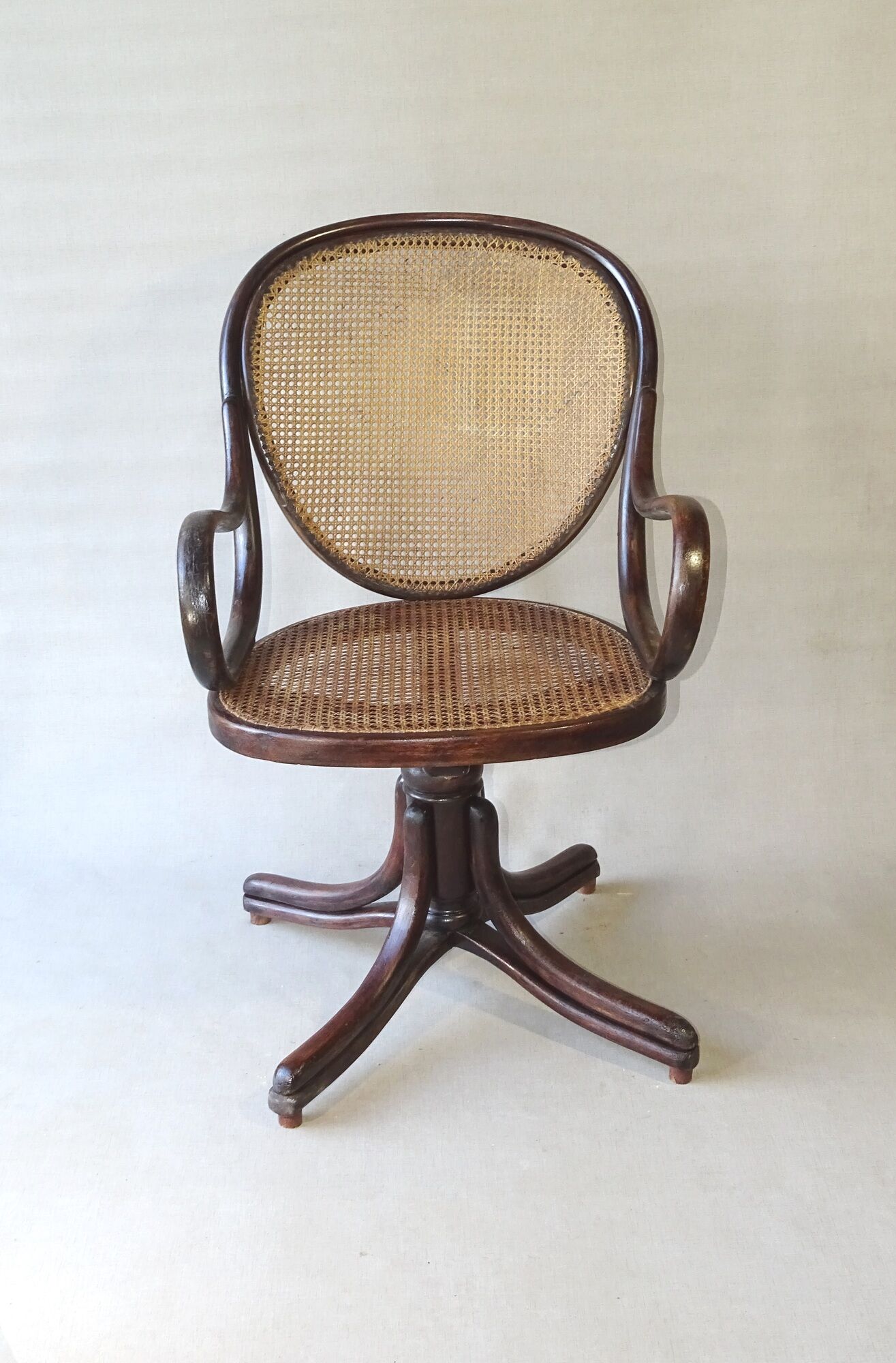 Armchair Curved wood THONET screw N° 1 , 1890 cannages