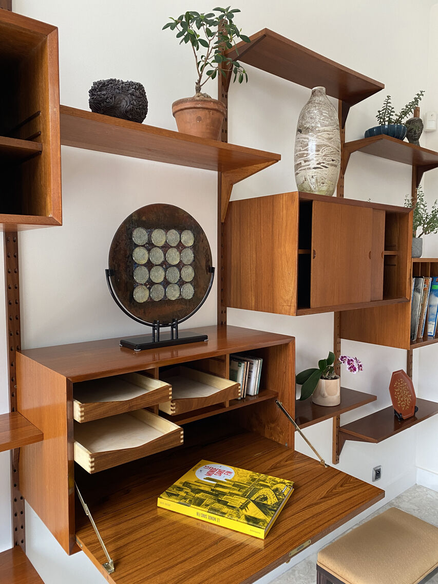 "Royal System" set of 4 teak columns, by Poul Cadovius 1970