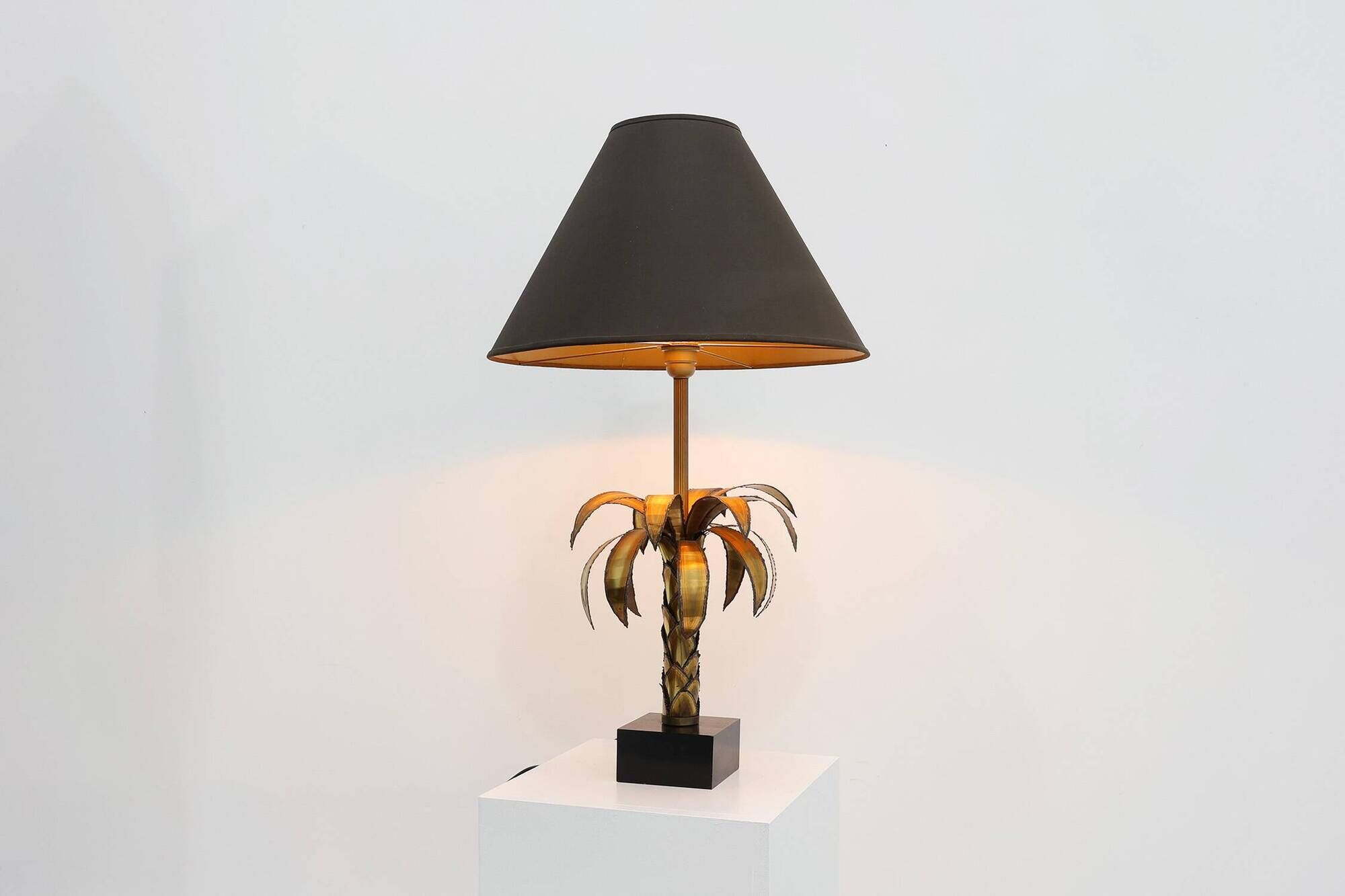Hollywood Regency brass palm tree table lamp with black shade, France, 1970