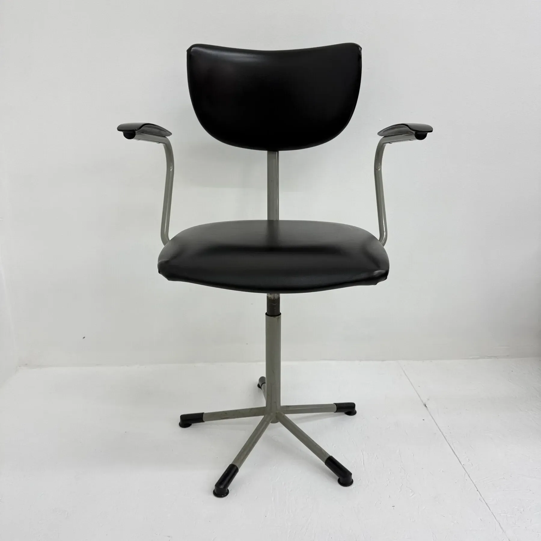 Mid-century 3311 desk chair by Toon de Wit for Gebroeders de Wit, 1960s