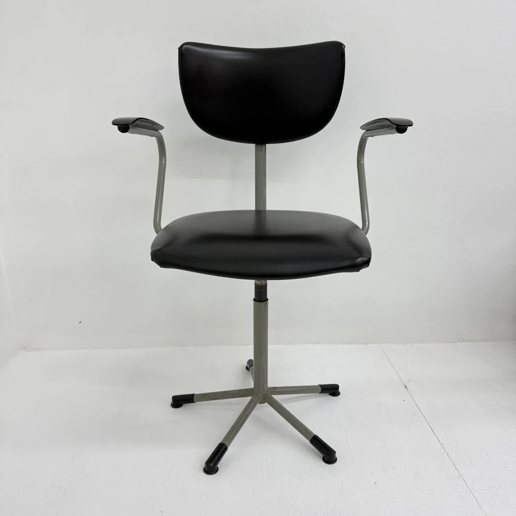 Mid-century 3311 desk chair by Toon de Wit for Gebroeders de Wit, 1960s