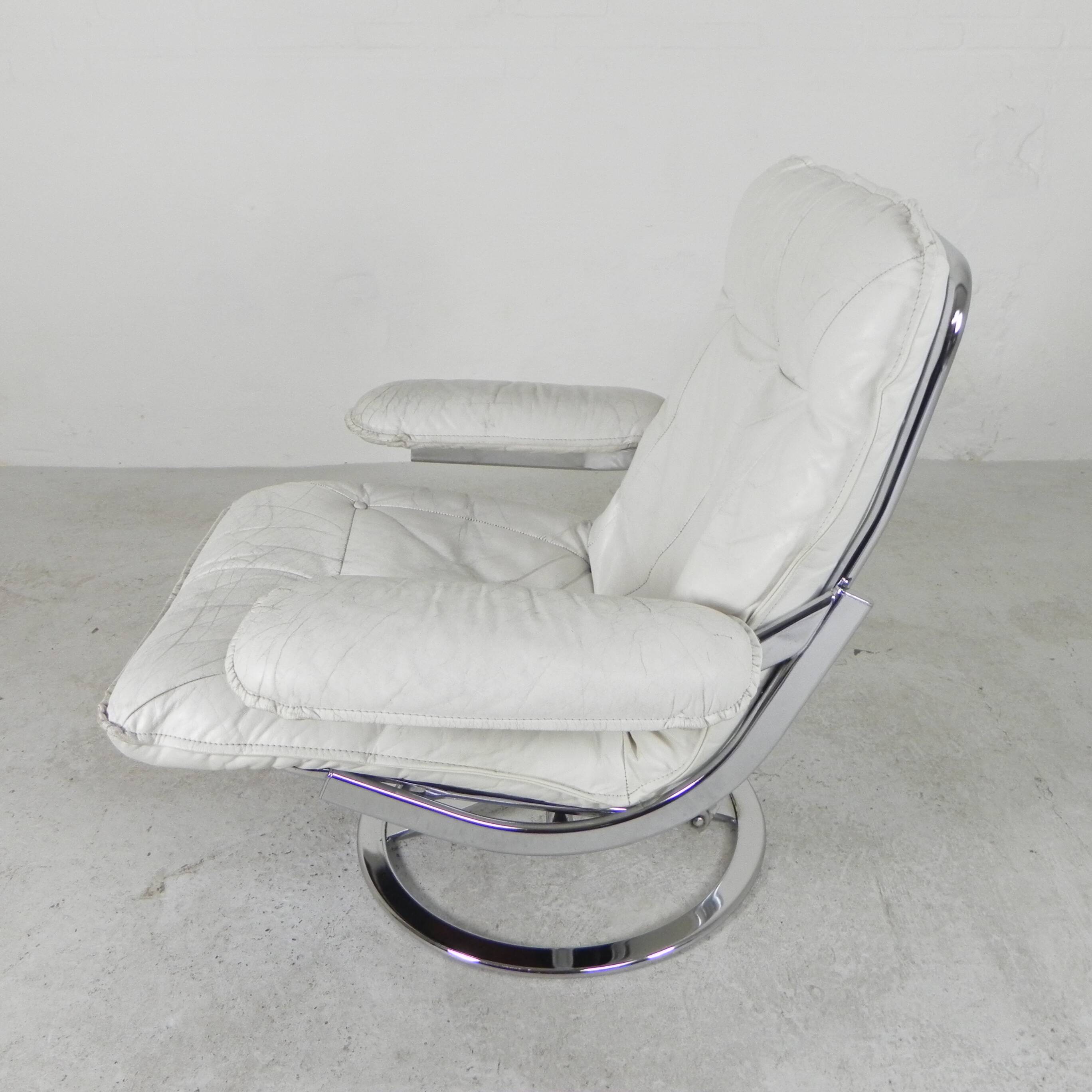 Leolux armchair, swivel chair with white leather upholstery, 1960s
