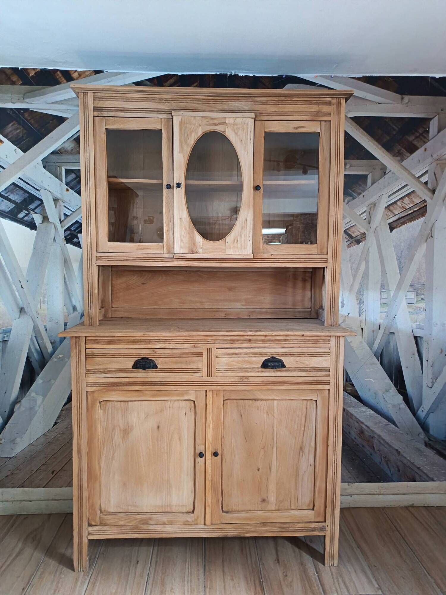 Country-style sideboard