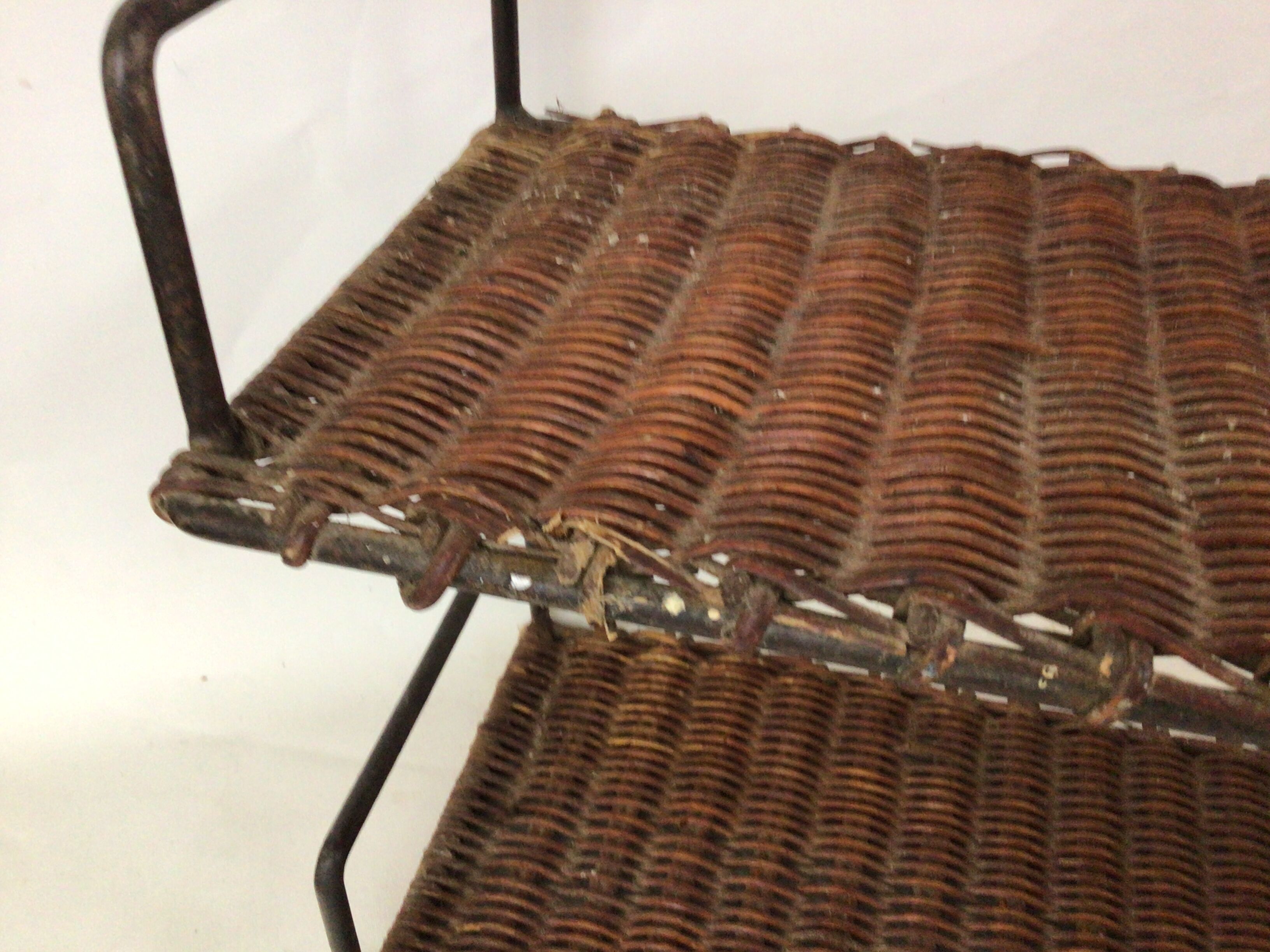 Metal and wicker shelf Raoul Guys