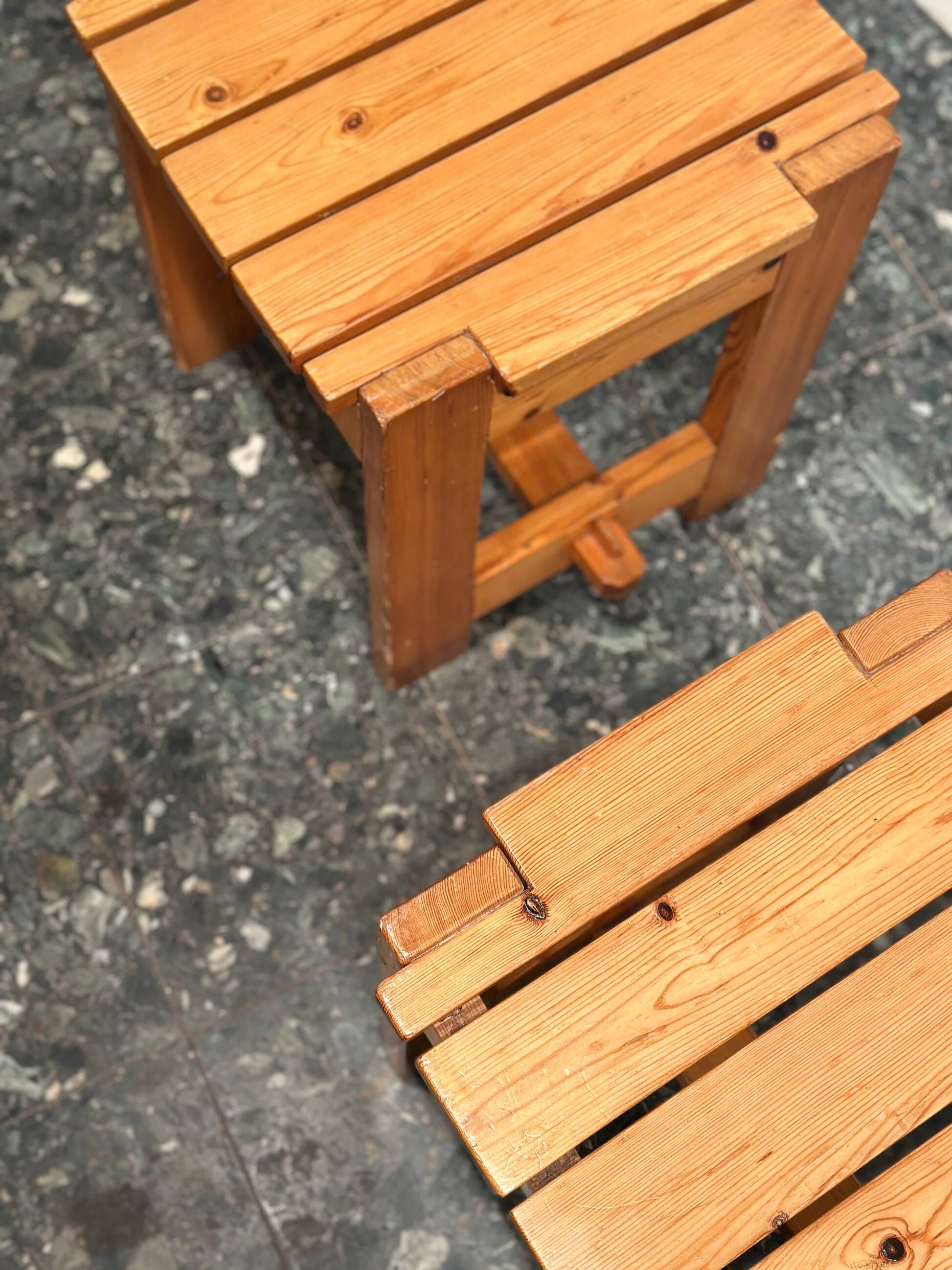 Set brutalist Swedish solid pine stools