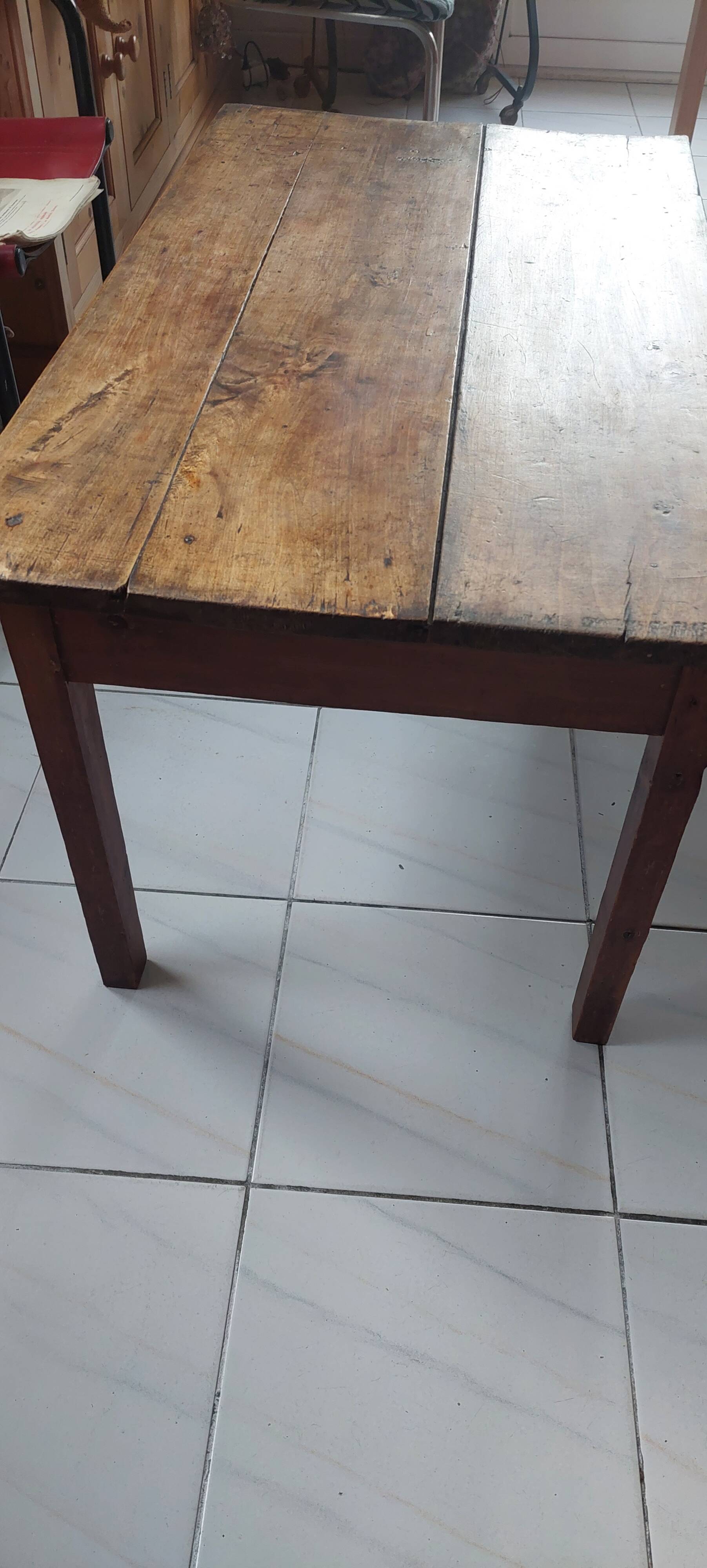 Low table in pine, one drawer