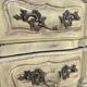 Commode galbée ancienne patinée vert pistache