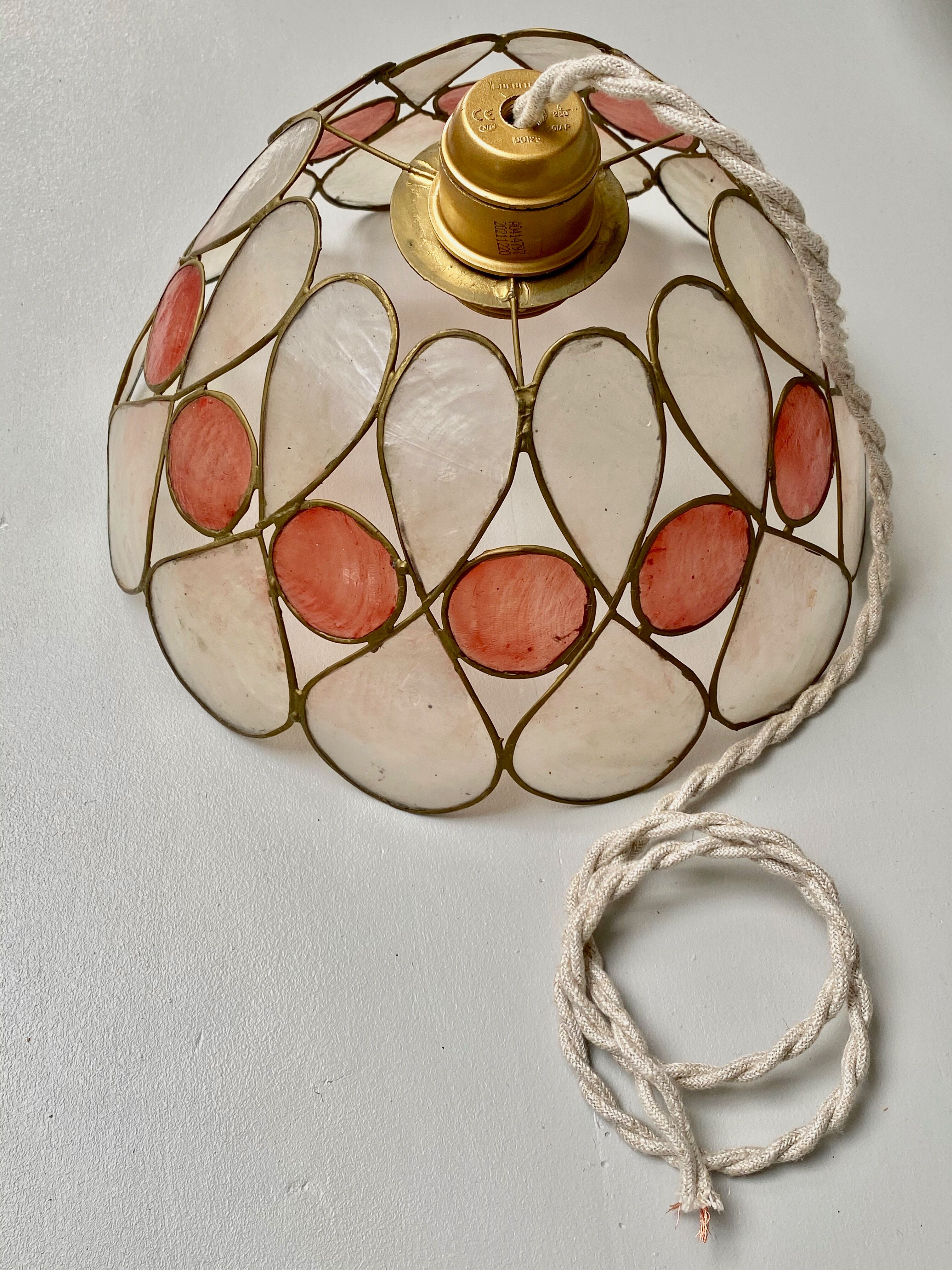 Vintage flower suspension