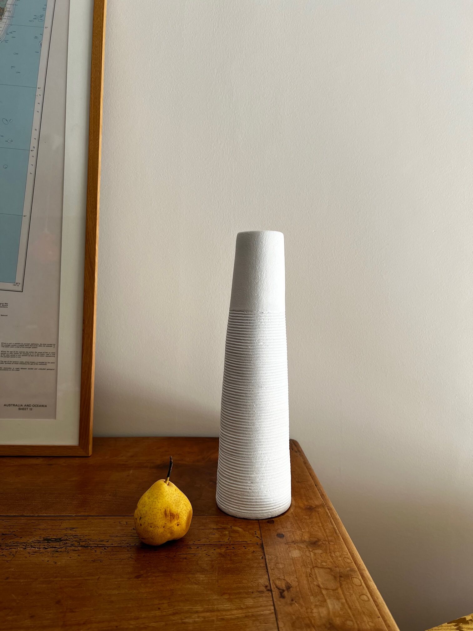 Ceramic sculpture fireplace vase