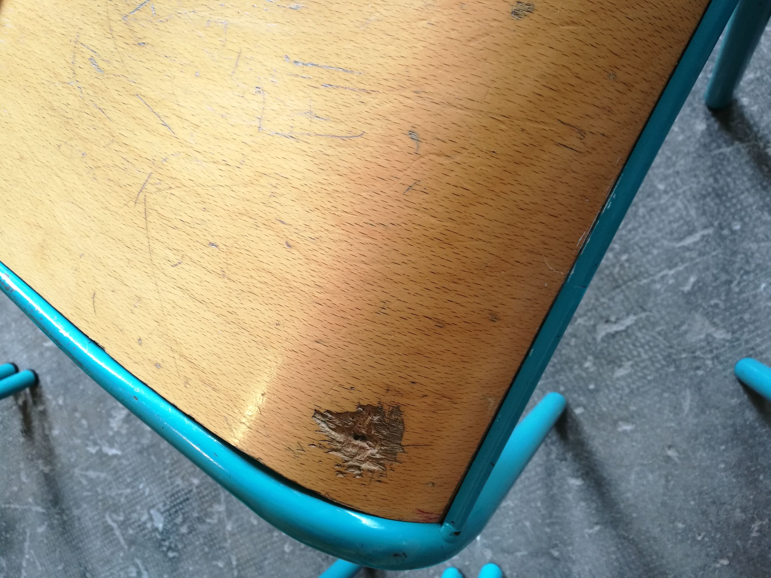 Lot of 13 adult Mullca school chairs