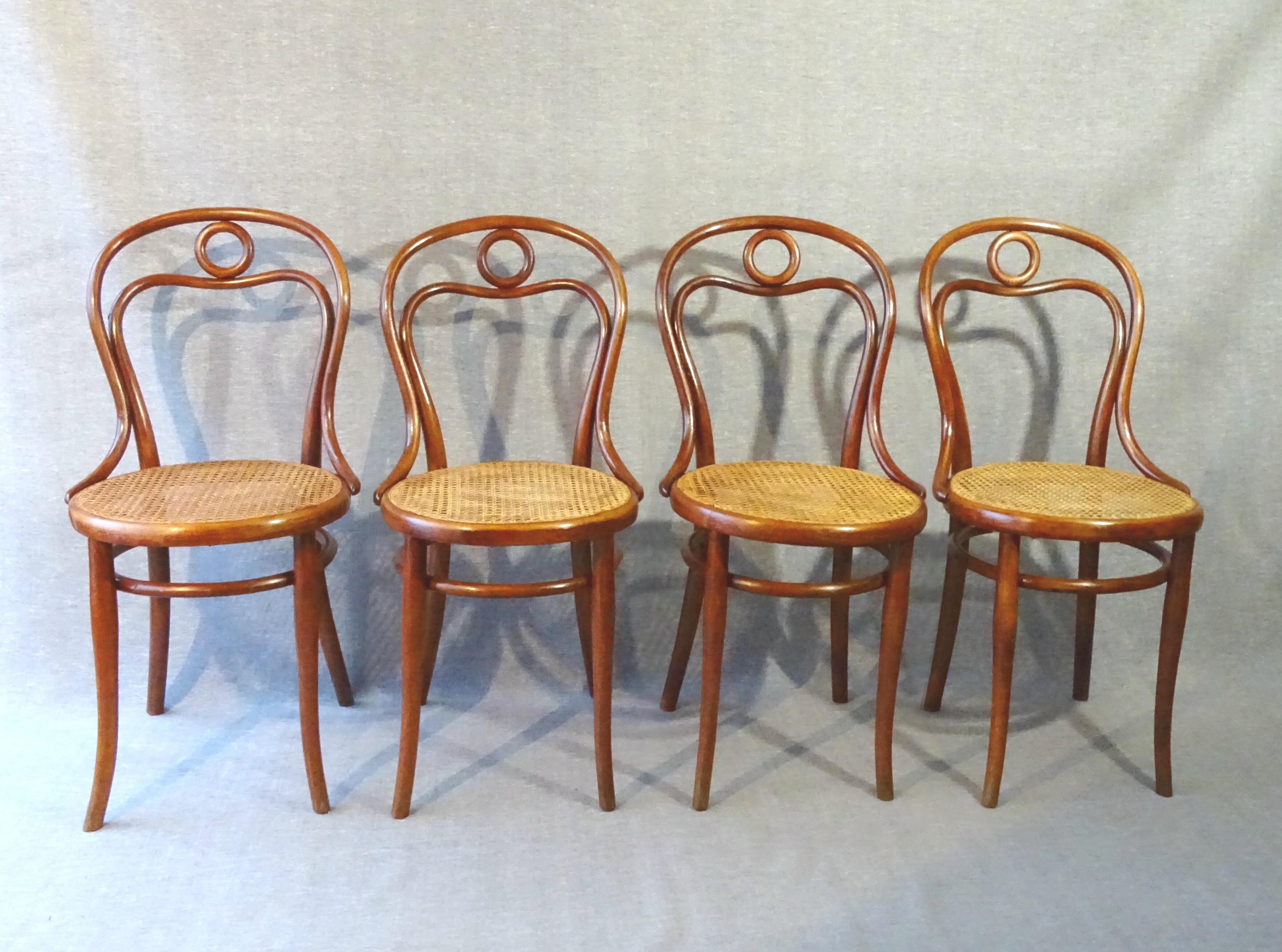 Set of 4 chairs THONET N°31, circa 1880, new cannages