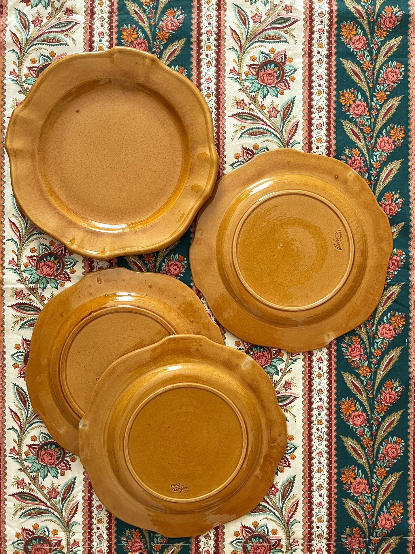 4 dessert plates in ceramic Pichon Uzes ochre yellow